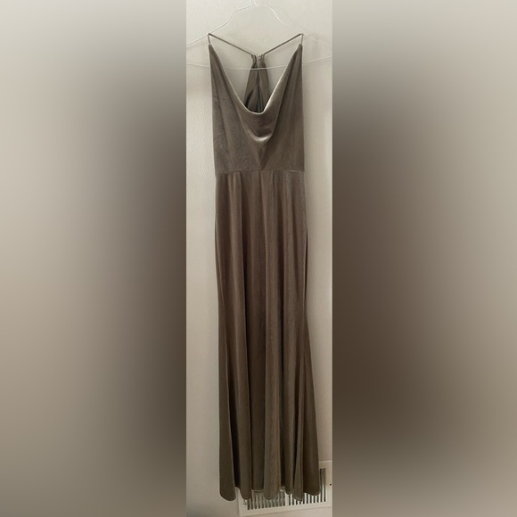 Jenny Yoo Jenny Yoo Sullivan Velvet Cowl Neck Gown Maxi in Sage size 00 - Picture 3 of 11